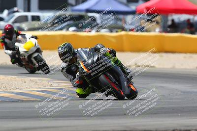 media/Apr-10-2022-SoCal Trackdays (Sun) [[f104b12566]]/Turn 2 (1135am)/